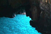 もう1つの青の洞窟を楽しむオリーブアグリ